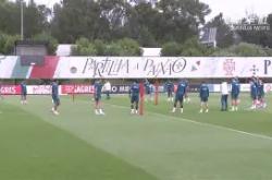 AC Milan Sports-C罗在比赛中受伤退赛，羽毛球队主帅表示担忧